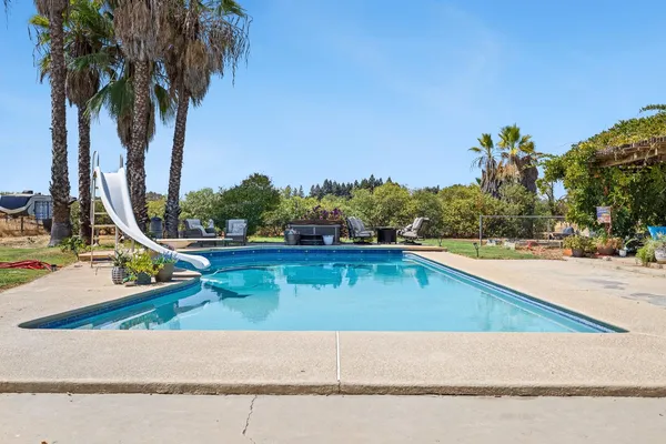 $785,000 | 6589 North De Wolf Avenue, Clovis, CA 93619