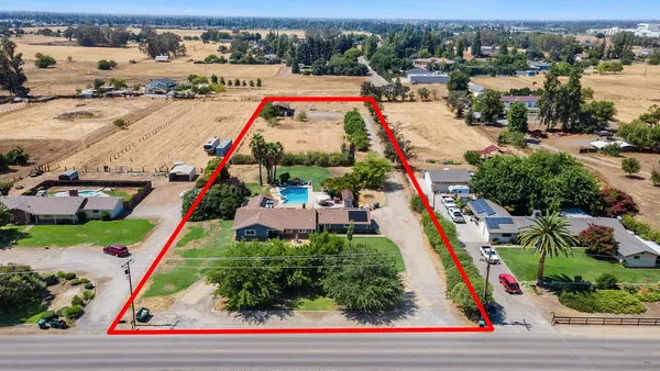 $785,000 | 6589 North De Wolf Avenue, Clovis, CA 93619