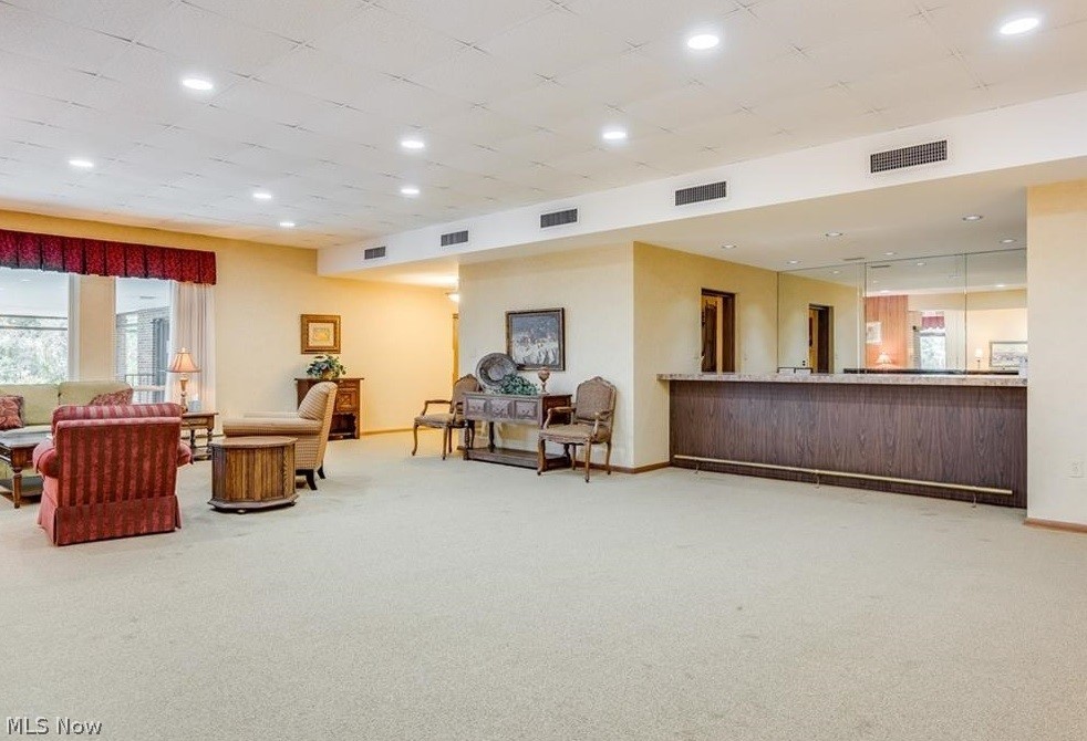 2365 Covington Road, Unit 425 Akron, OH 44313 - Photo 15 of 19 Camelot condos offer a large community/party room with bar area ideal for meetings, relaxing or entertaining.