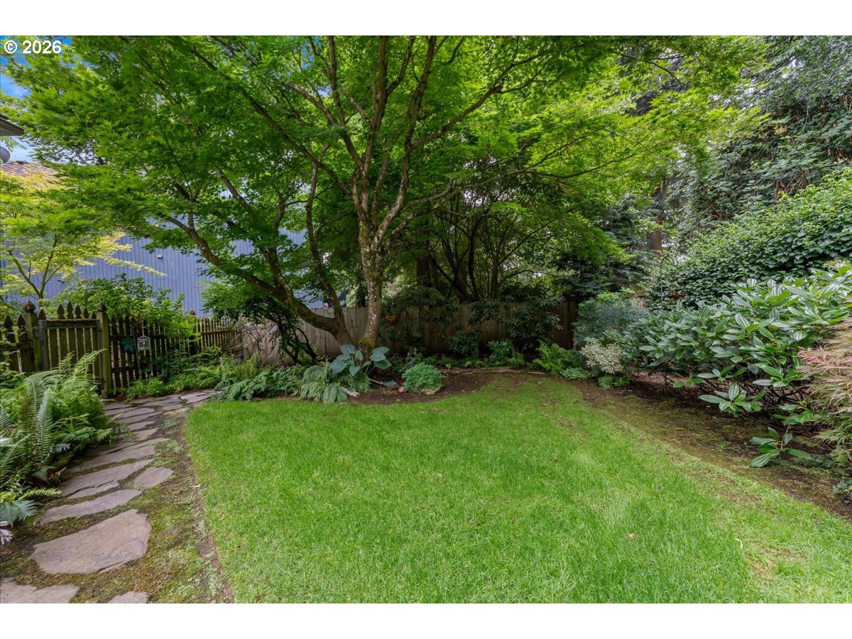5725 Southwest Calusa Loop Tualatin, OR 97062 - Photo 32 of 43