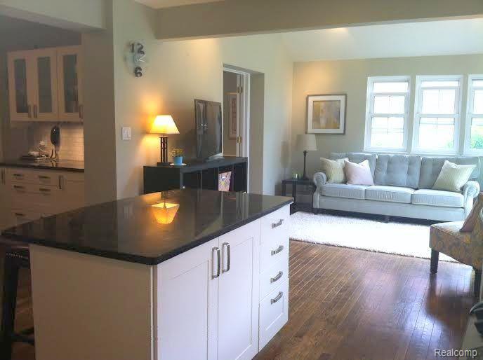 2806 Bembridge Road Royal Oak, MI 48073 - Photo 13 of 31 q.jpg