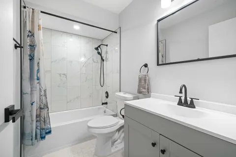 $312,900 | 12 Interlaken Drive, Unit 5, Geneva, WI 53147