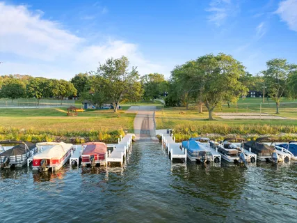 $312,900 | 12 Interlaken Drive, Unit 5, Geneva, WI 53147