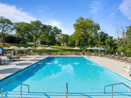 $312,900 | 12 Interlaken Drive, Unit 5, Geneva, WI 53147