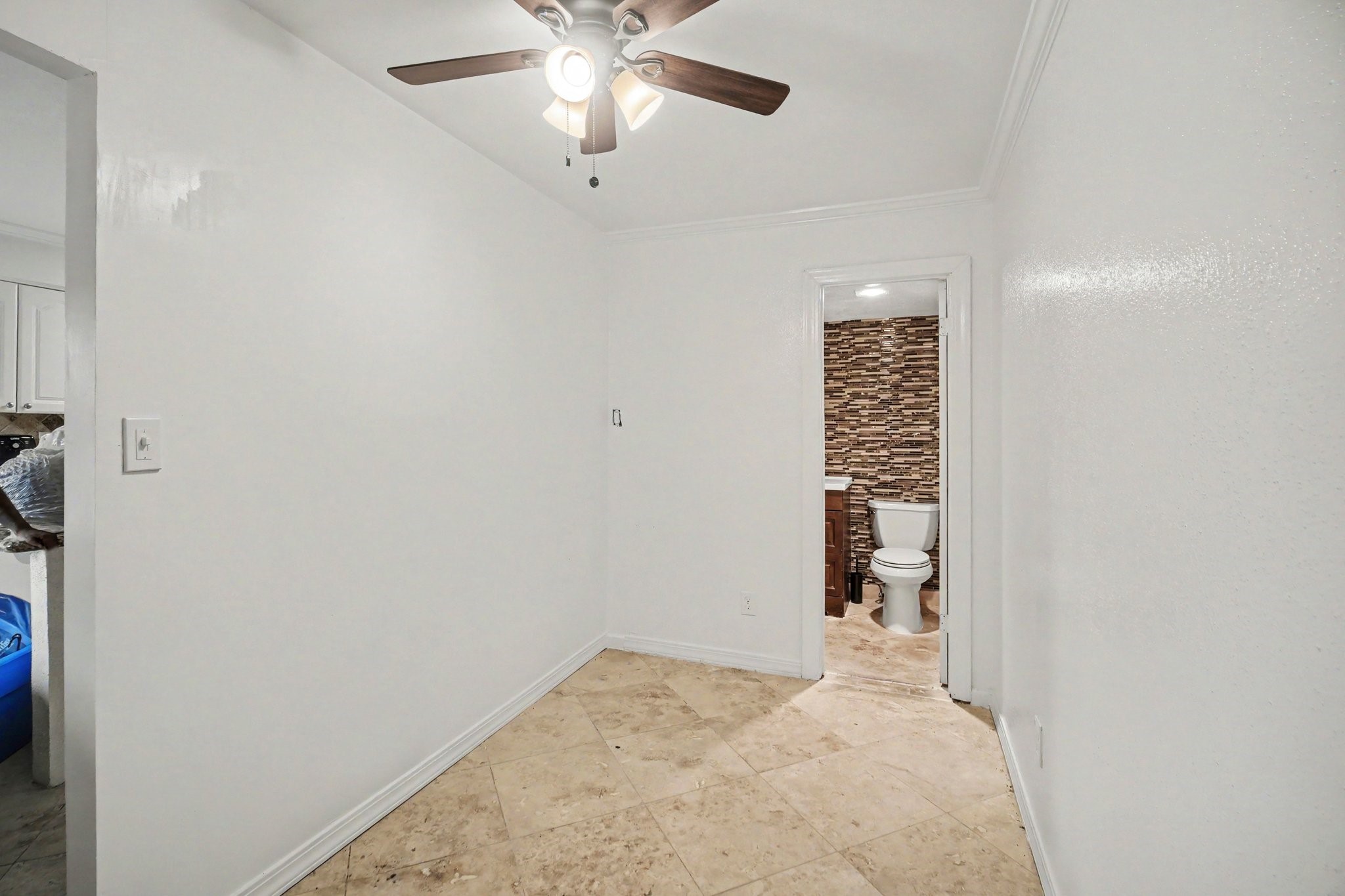 5801 Lumberdale Road, Unit 78 Houston, TX 77092 - Photo 13 of 35 Discover versatile living with this flexible space, perfect for an office or creative studio, complete with a convenient half bath for added comfort.