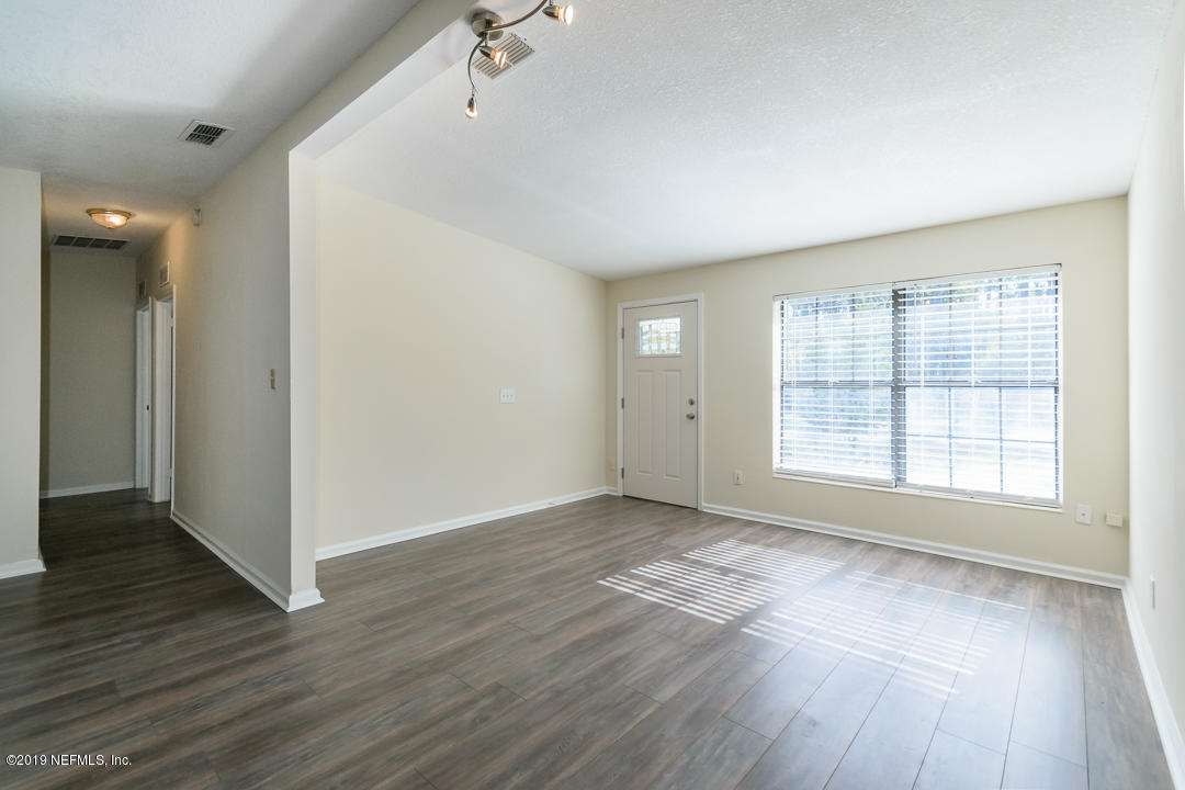 3203 Loretto Road Jacksonville, FL 32223 - Photo 5 of 21 048