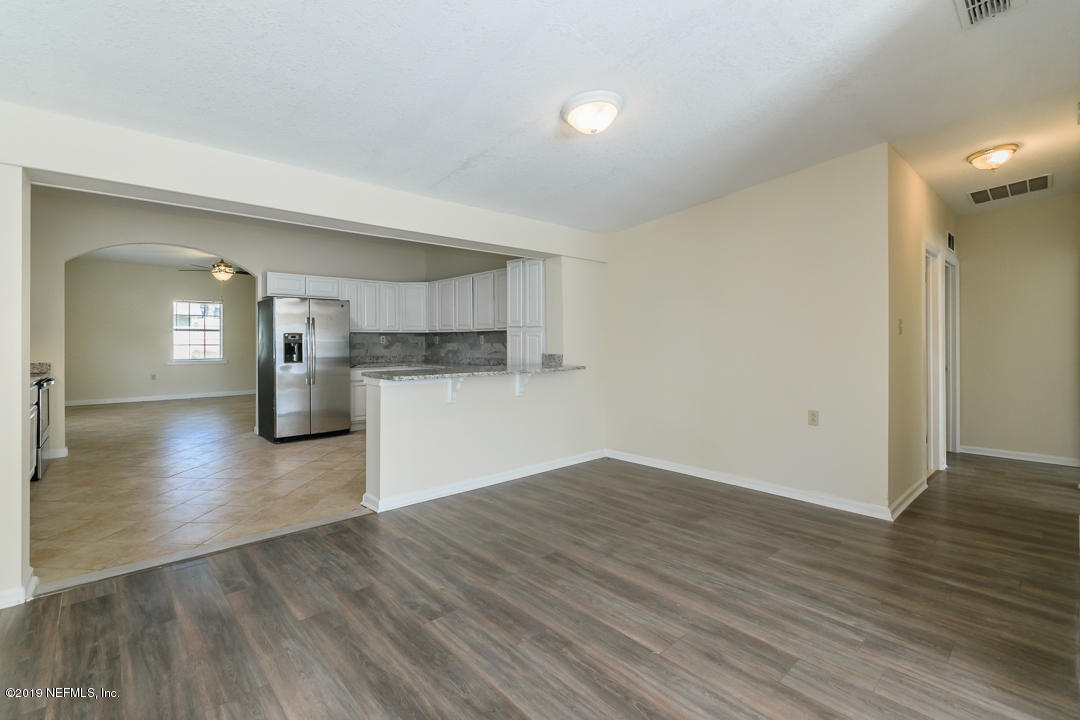 3203 Loretto Road Jacksonville, FL 32223 - Photo 7 of 21 050