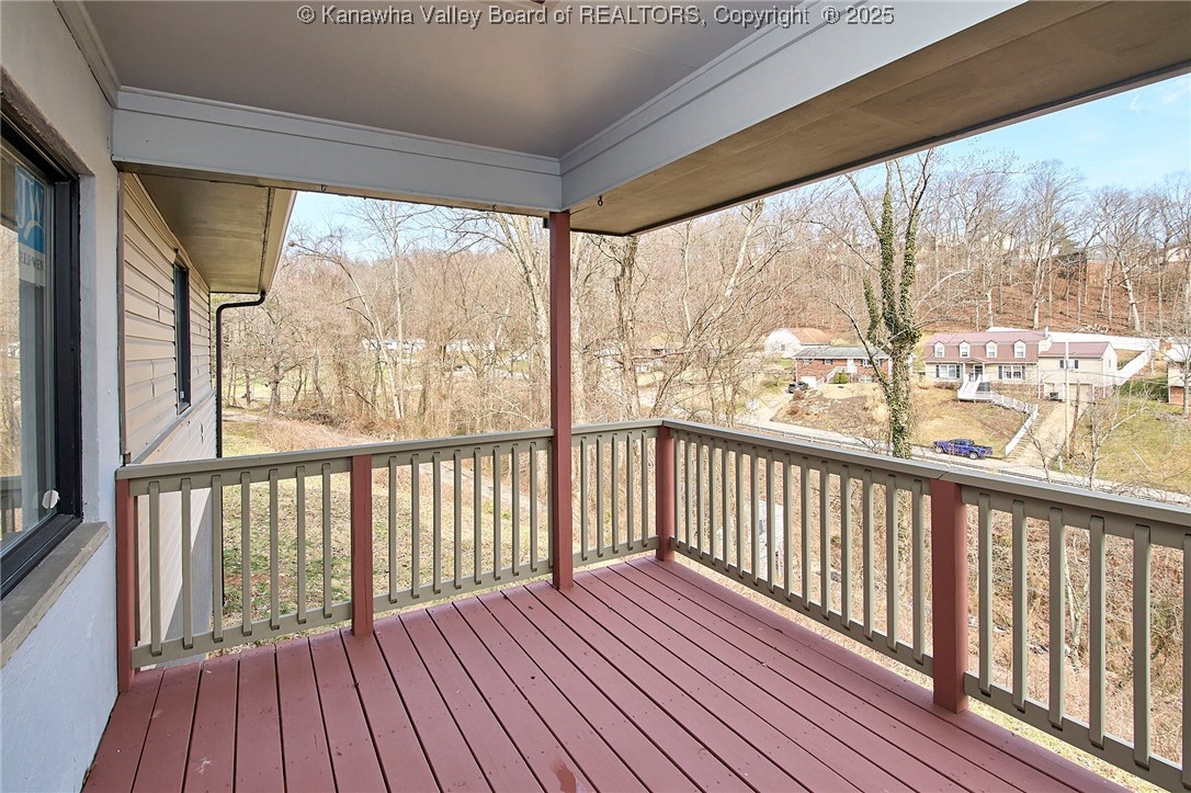 114 Belfast Road Charleston, WV 25314 - Photo 39 of 50 Second story deck