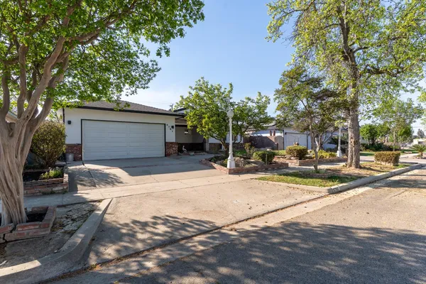 $435,000 | 5761 North Orchard Street, Fresno, CA 93710
