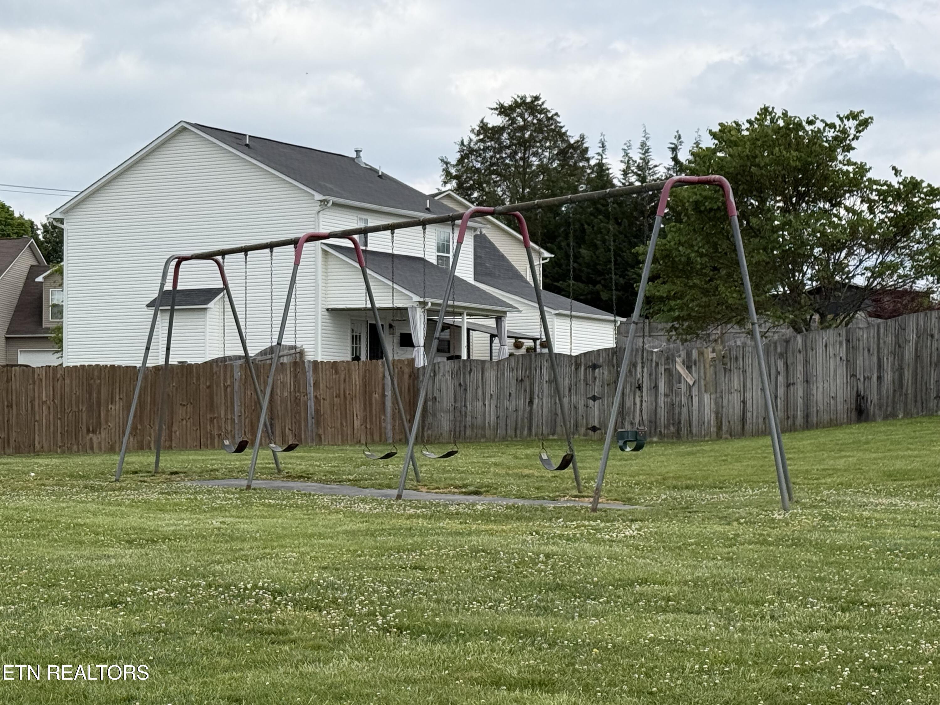 7847 Dawnview Road Powell, TN 37849 - Photo 36 of 38 Public Area 3