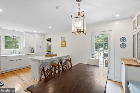 $825,000 | 4301 Agnew Avenue, Alexandria, VA 22309