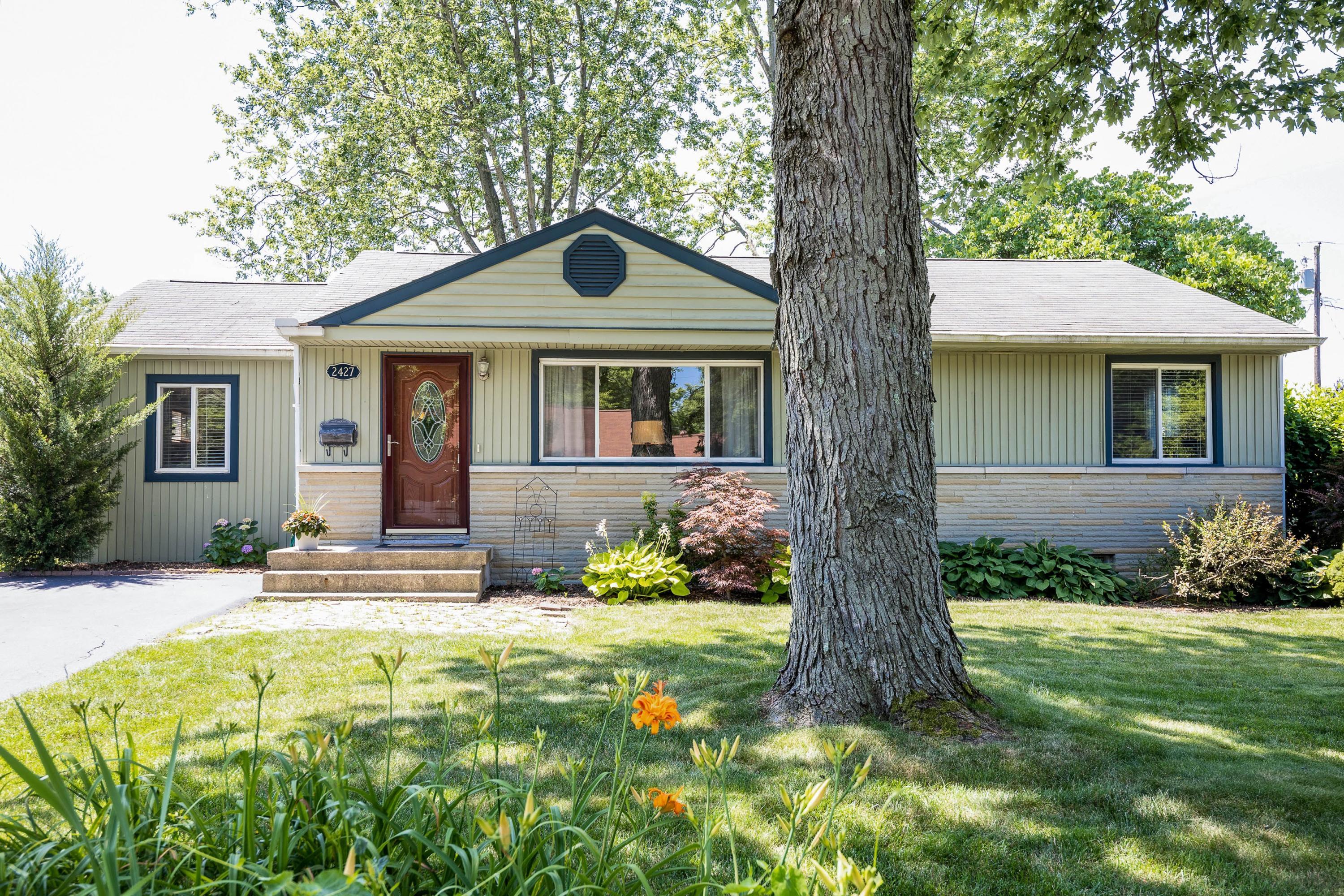 2427 Nottingham Road Columbus, OH 43221 - Photo 1 of 36 Gallery Image 1