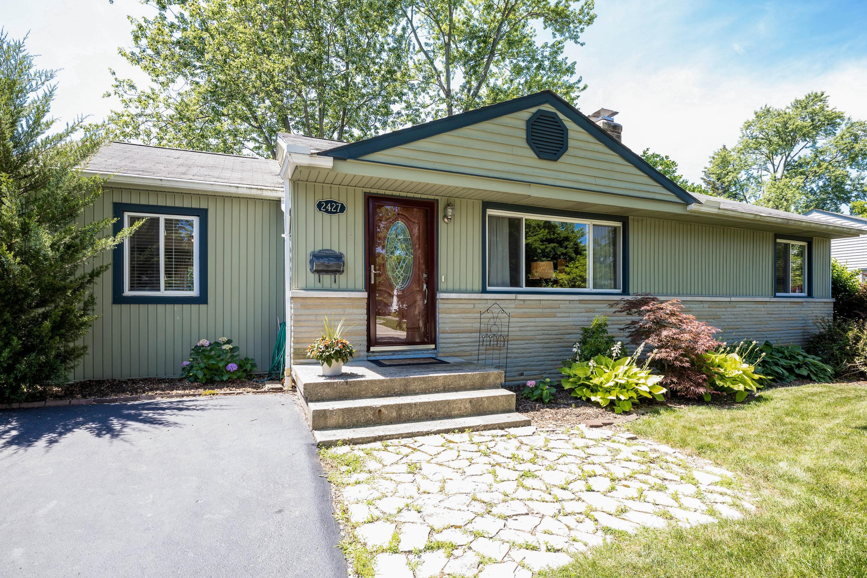 2427 Nottingham Road Columbus, OH 43221 - Photo 2 of 36 Gallery Image 2