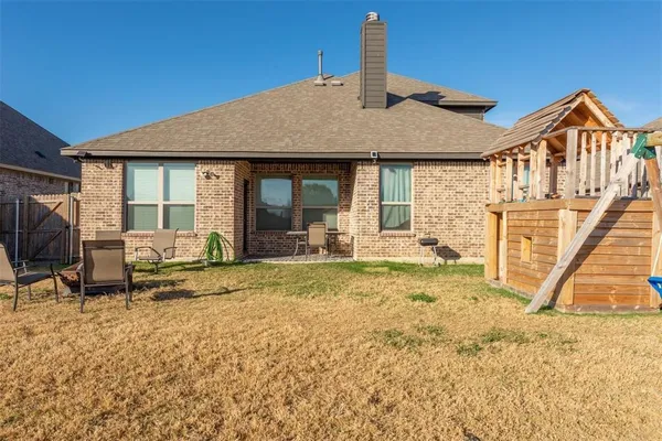 $2,595 | 717 Seabourne Drive, Saginaw, TX 76179