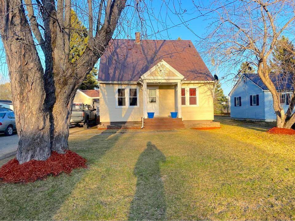 39 Elizabeth Street Presque Isle, ME 04769 - Photo 1 of 36 20220725223535773495000000-o