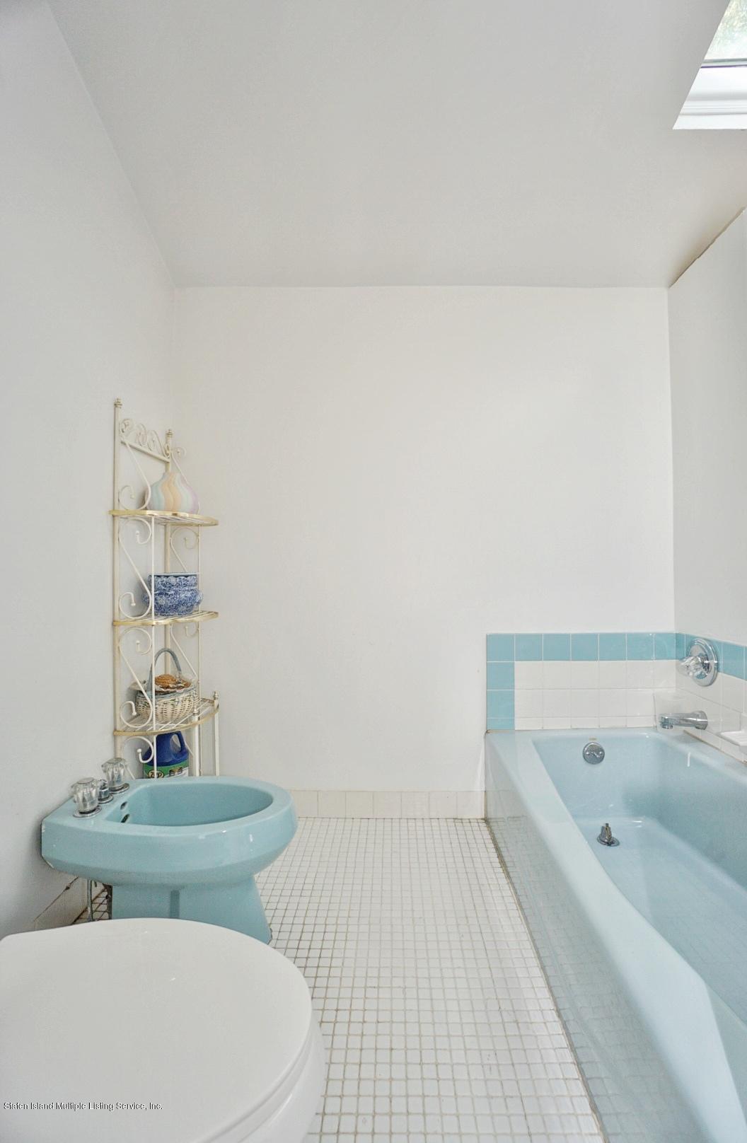 5 Dent Road Staten Island, NY 10308 - Photo 28 of 28 (28) MASTER BATHROOM