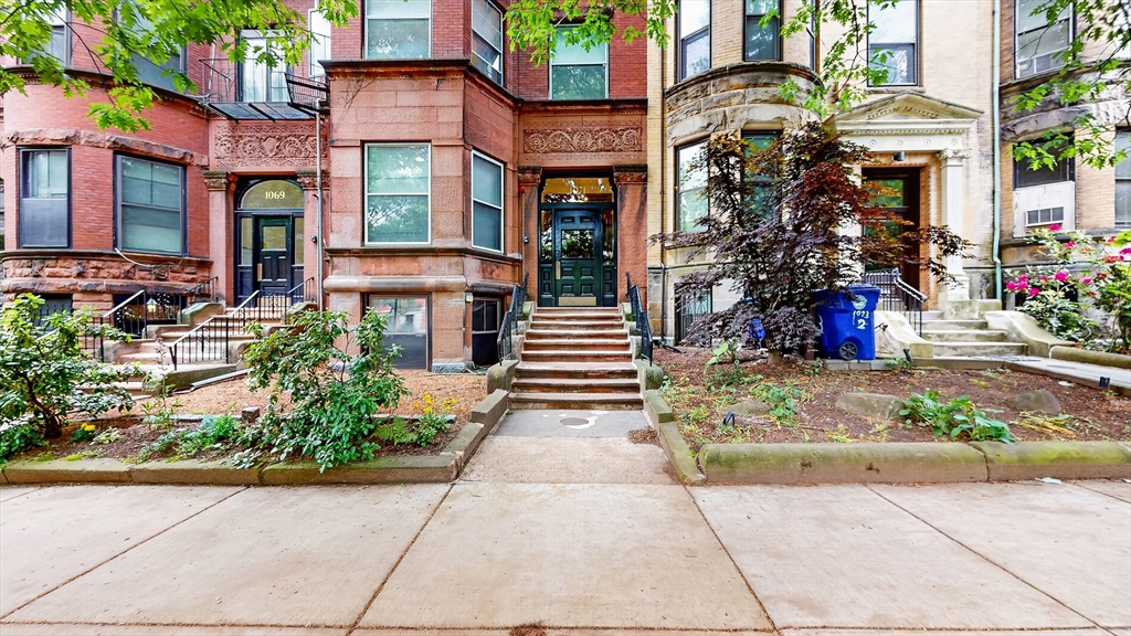 1071 Beacon Street, Unit 3 Brookline, MA 02446 - Photo 2 of 11