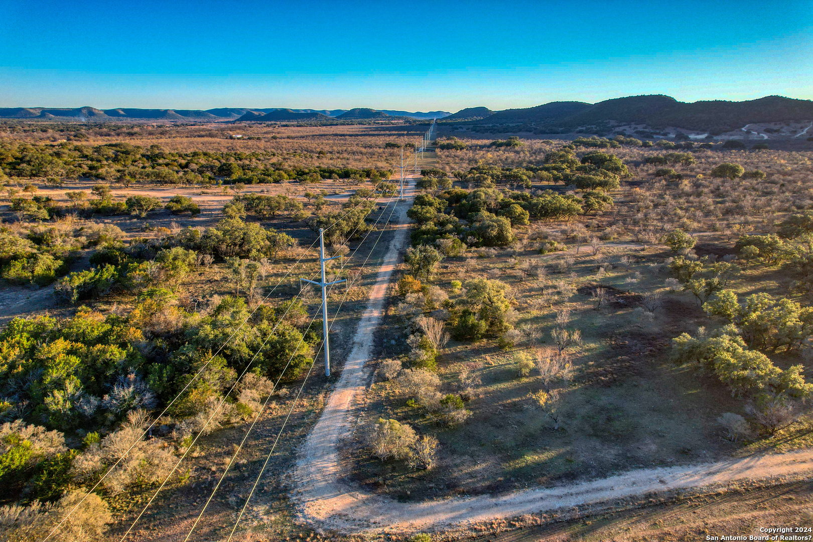 33309 Highway 55 Uvalde, TX 78801 - Photo 13 of 33 a view of a city
