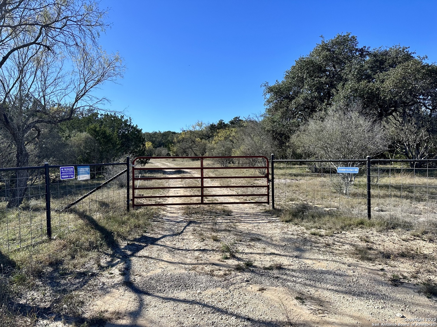 33309 Highway 55 Uvalde, TX 78801 - Photo 2 of 33 a view of a backyard