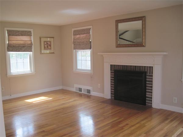 335 Maple Road Longmeadow, MA 01106 - Photo 2 of 10