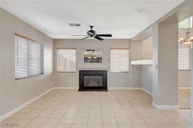 $2,400 | 688 Emerald City Avenue, Las Vegas, NV 89183