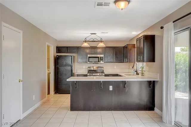 $2,400 | 688 Emerald City Avenue, Las Vegas, NV 89183