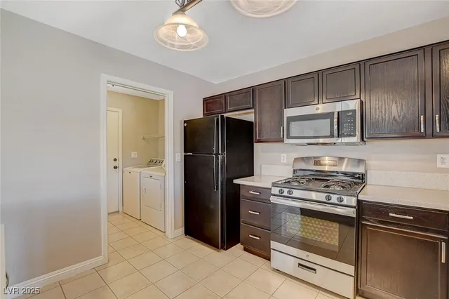 $2,400 | 688 Emerald City Avenue, Las Vegas, NV 89183