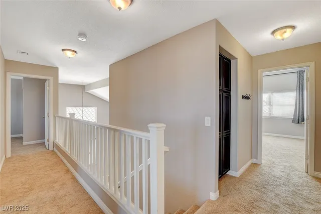 $2,400 | 688 Emerald City Avenue, Las Vegas, NV 89183