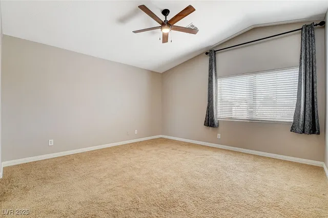 $2,400 | 688 Emerald City Avenue, Las Vegas, NV 89183