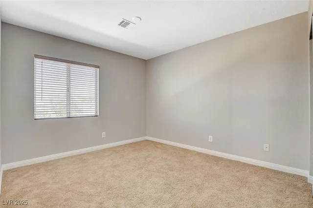 $2,400 | 688 Emerald City Avenue, Las Vegas, NV 89183