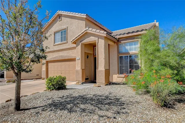$2,400 | 688 Emerald City Avenue, Las Vegas, NV 89183