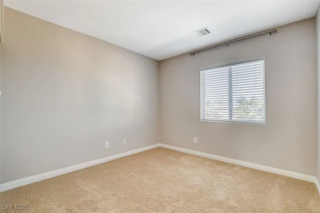 $2,400 | 688 Emerald City Avenue, Las Vegas, NV 89183