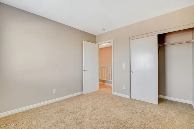 $2,400 | 688 Emerald City Avenue, Las Vegas, NV 89183