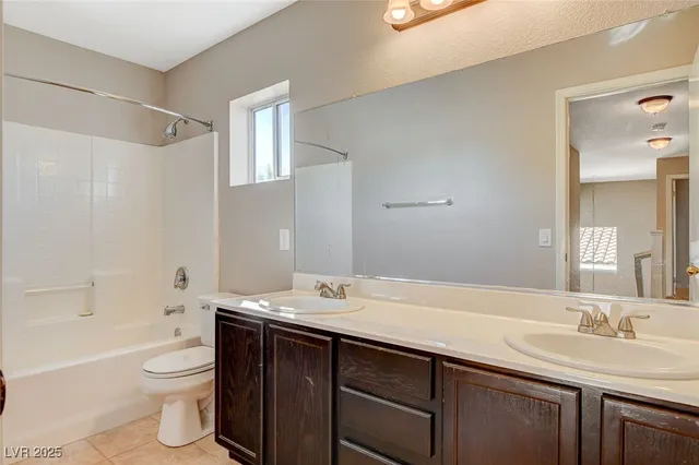 $2,400 | 688 Emerald City Avenue, Las Vegas, NV 89183