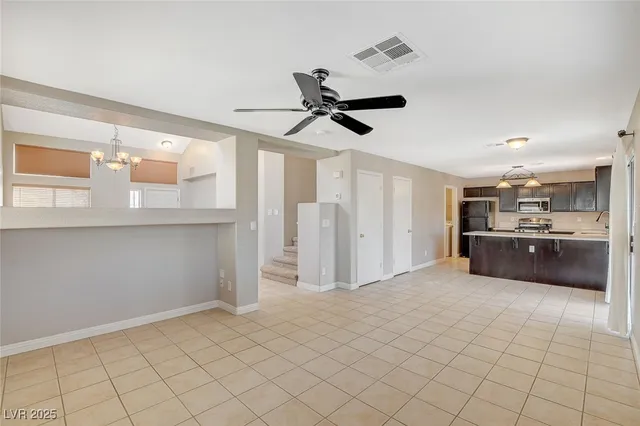 $2,400 | 688 Emerald City Avenue, Las Vegas, NV 89183