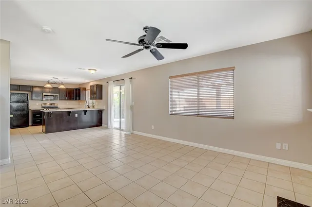 $2,400 | 688 Emerald City Avenue, Las Vegas, NV 89183