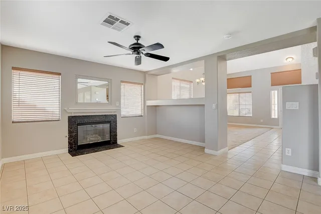 $2,400 | 688 Emerald City Avenue, Las Vegas, NV 89183