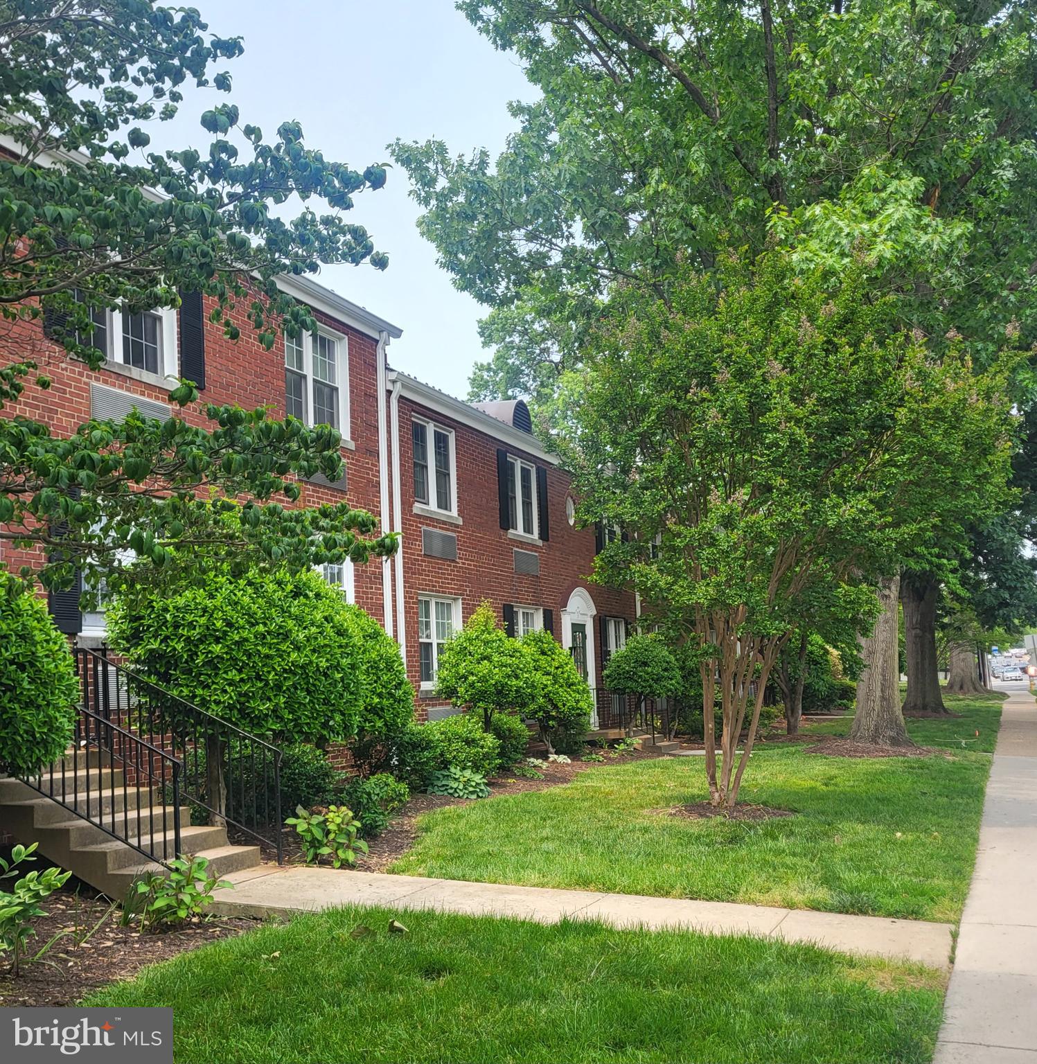 1 East Glebe Road, Unit A Alexandria, VA 22305 - Photo 1 of 24 Gallery Image 1