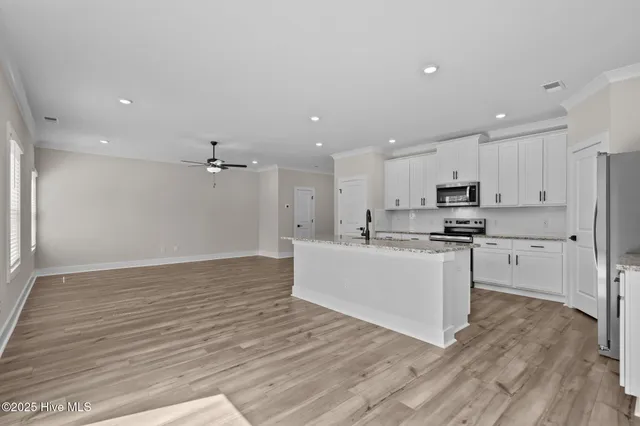 $403,900 | 70 Umbrella Palm Drive, Hampstead, NC 28443