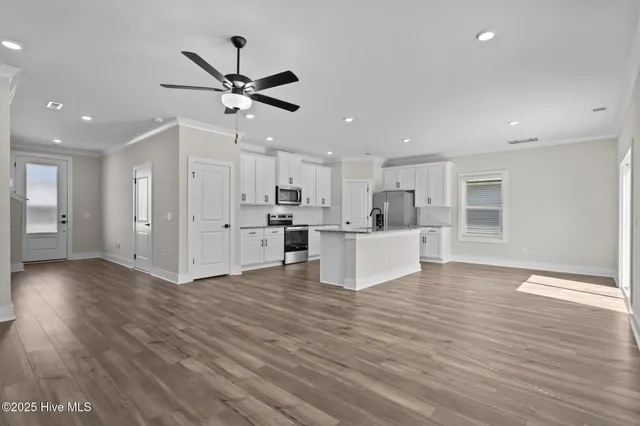 $403,900 | 70 Umbrella Palm Drive, Hampstead, NC 28443