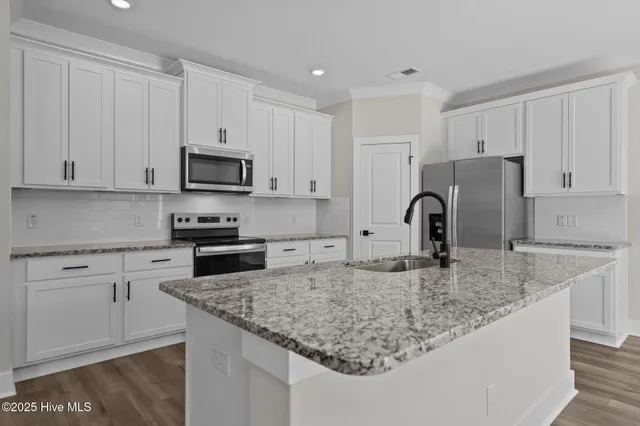 $403,900 | 70 Umbrella Palm Drive, Hampstead, NC 28443