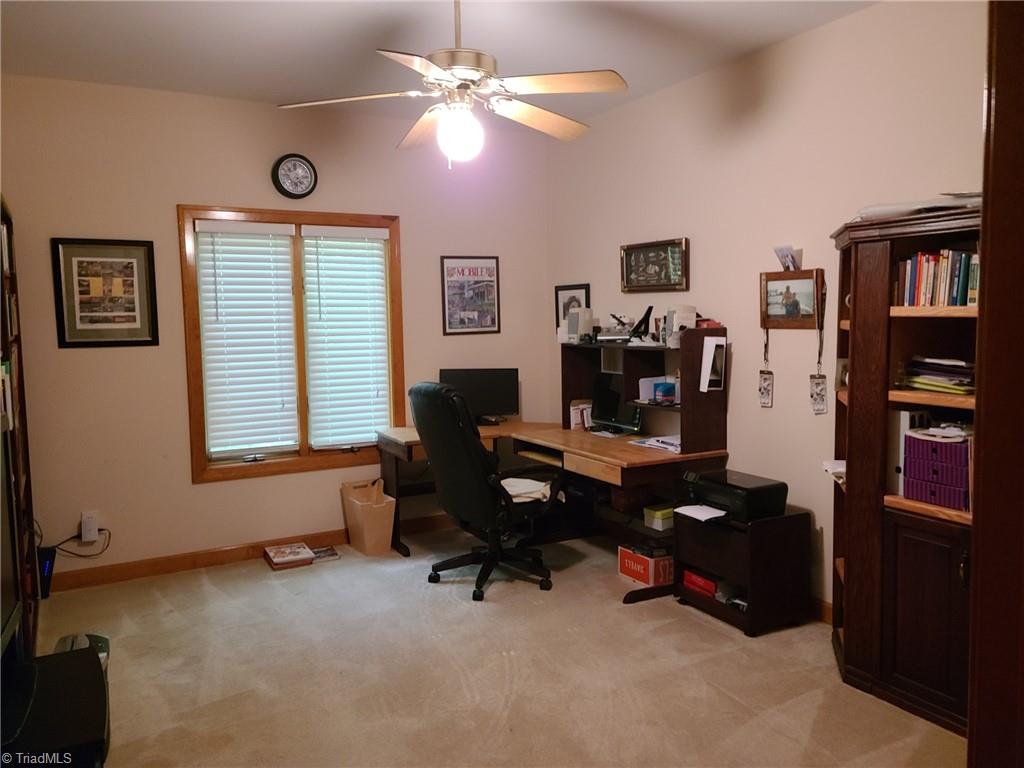 2517 Lakes Edge Point High Point, NC 27265 - Photo 17 of 29 Gallery Image 17