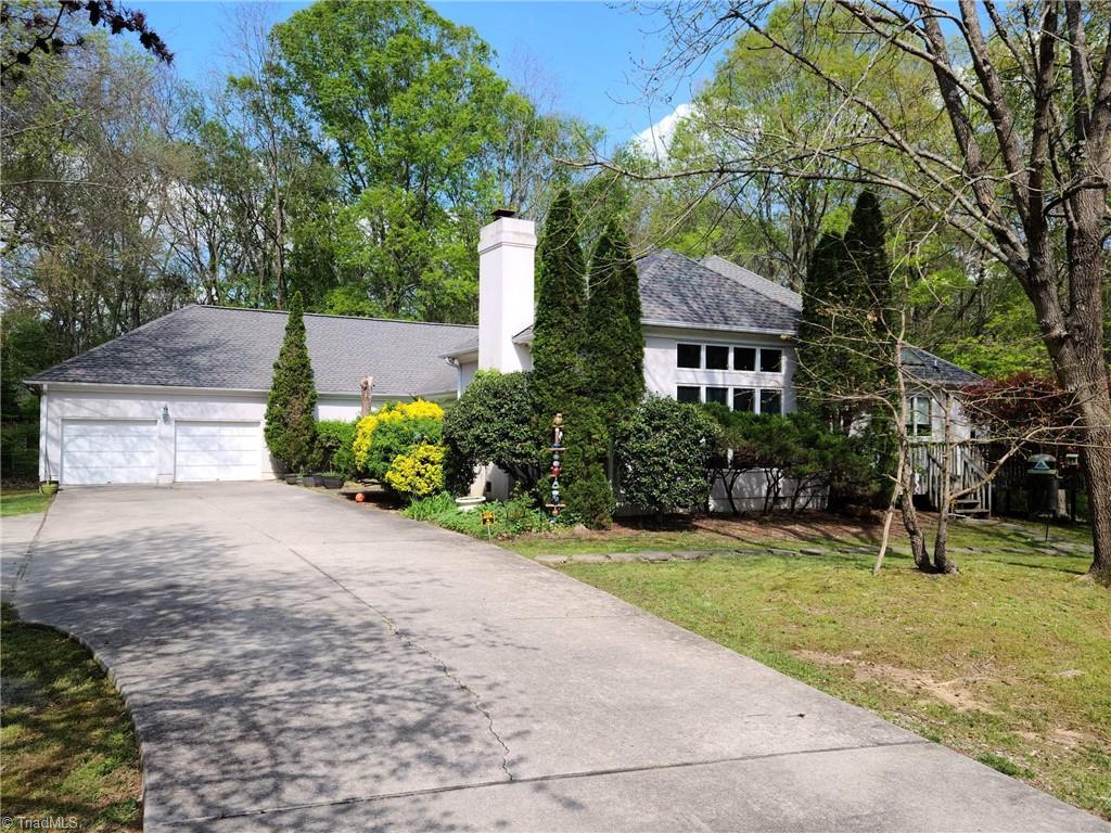 2517 Lakes Edge Point High Point, NC 27265 - Photo 6 of 29 Gallery Image 6