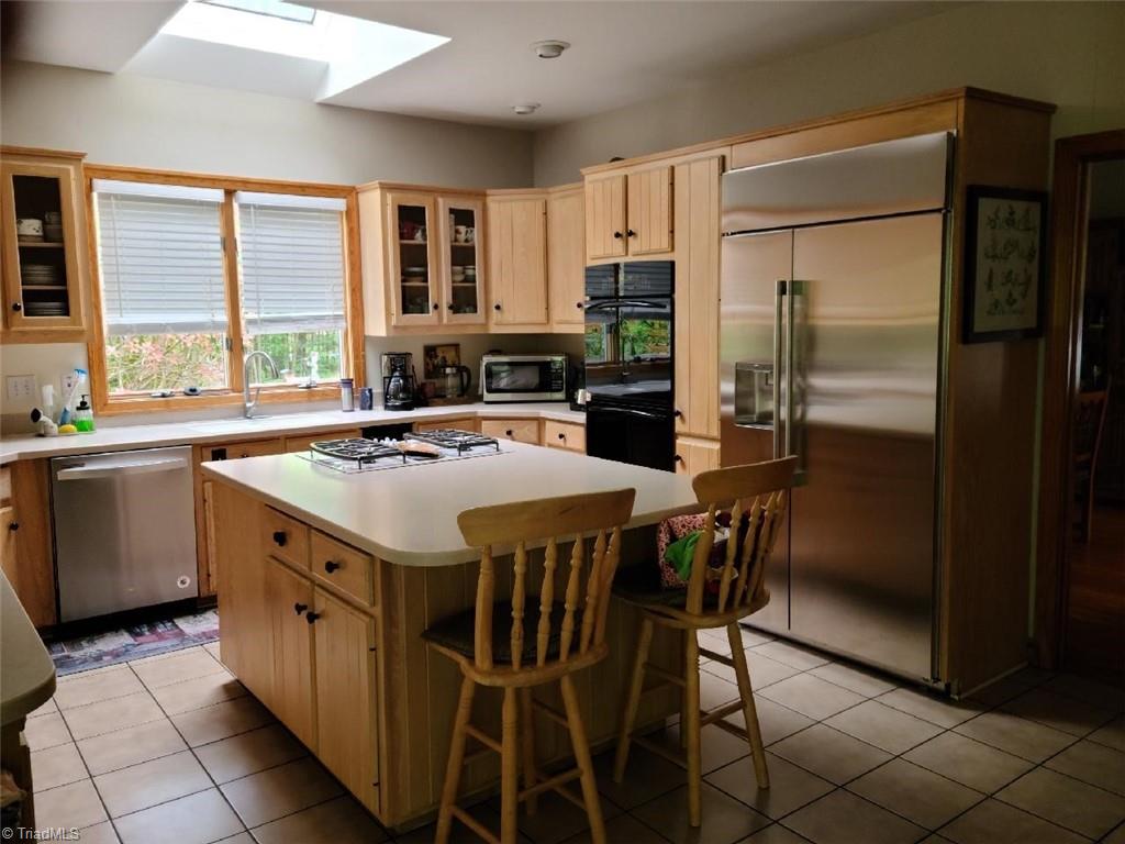 2517 Lakes Edge Point High Point, NC 27265 - Photo 10 of 29 Gallery Image 10