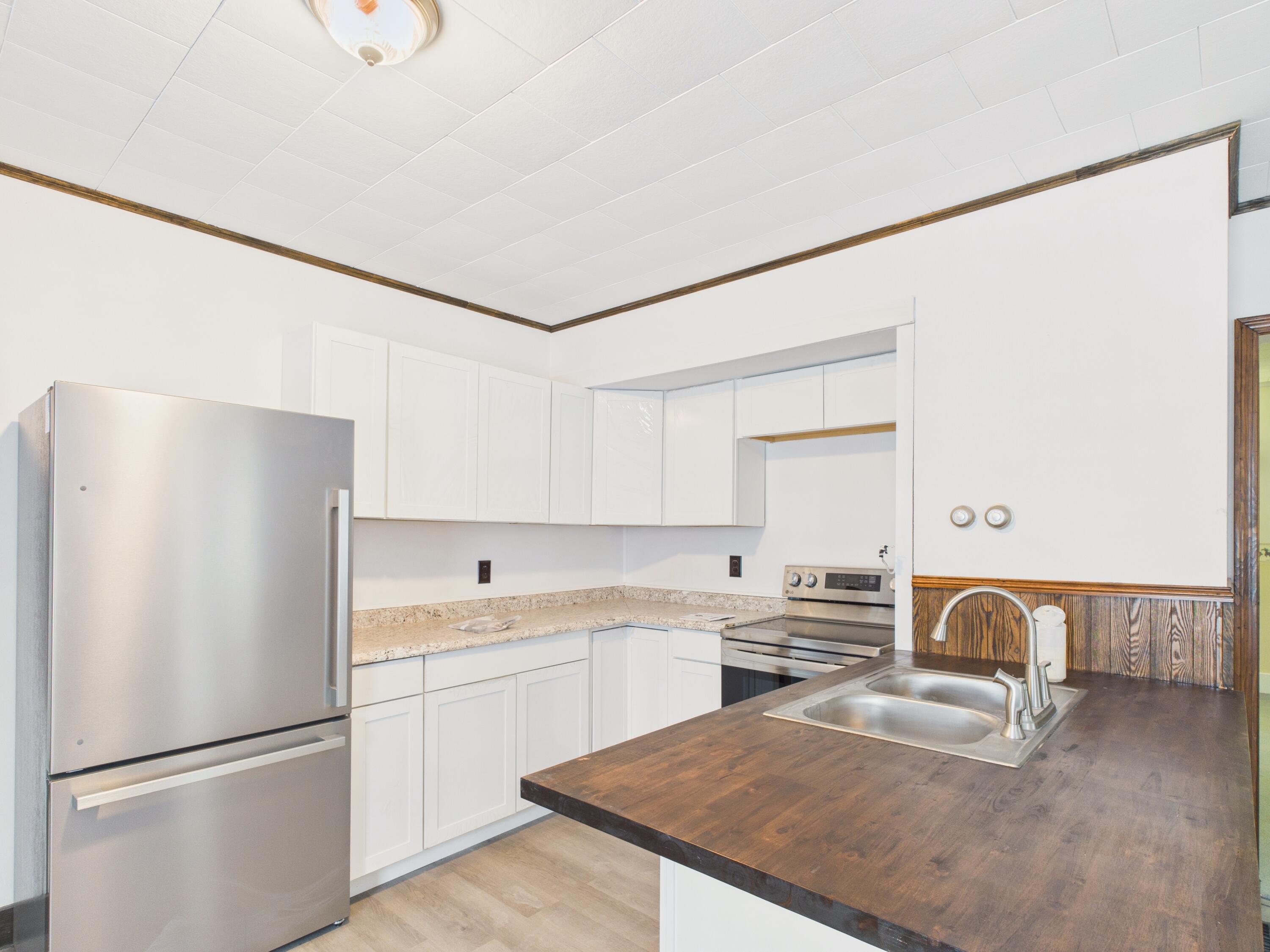 114 Exchange Street Ashland, ME 04732 - Photo 16 of 44 114 Exchange St Ashland 2026 (11)