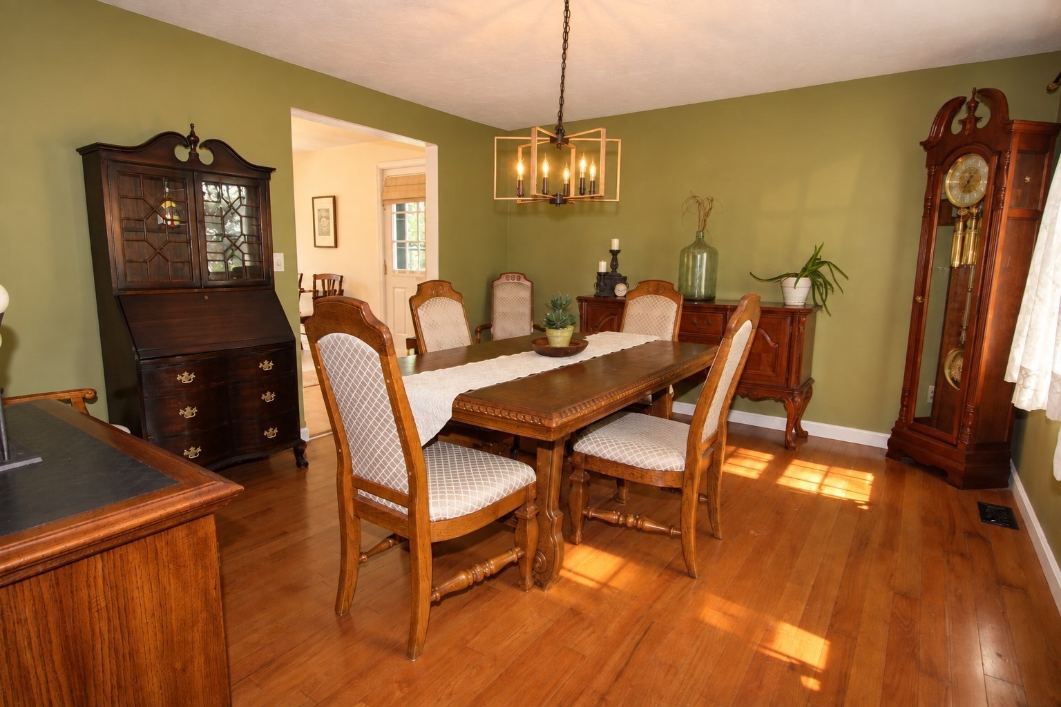 32 Sibley Road Sutton, MA 01590 - Photo 5 of 20 Gallery Image 5