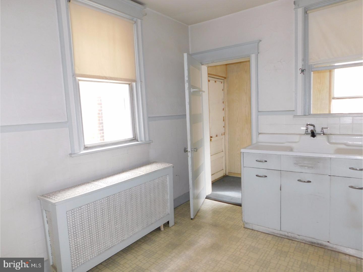7255 Calvin Road Upper Darby, PA 19082 - Photo 11 of 21 Gallery Image 11