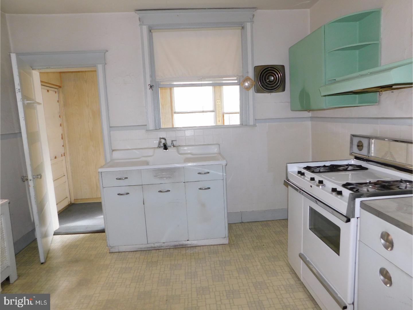 7255 Calvin Road Upper Darby, PA 19082 - Photo 9 of 21 Gallery Image 9