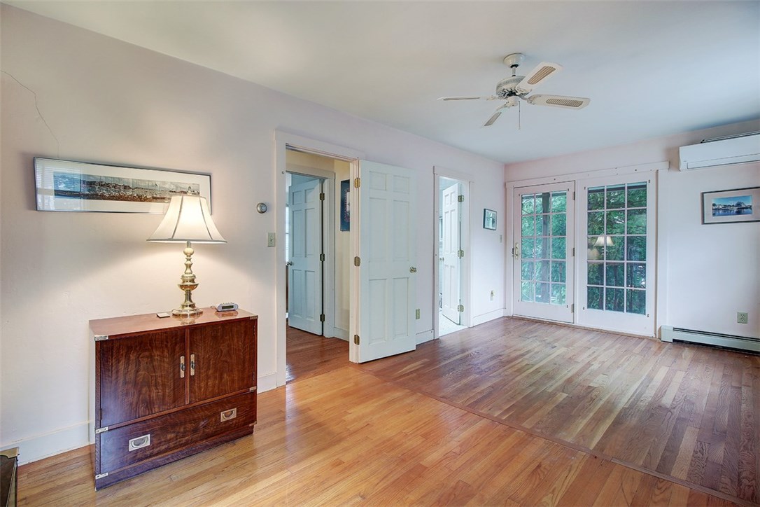 12 Howard Street Newport, RI 02840 - Photo 17 of 28