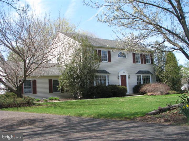 113 Ridgeview Lane Doylestown, PA 18901 - Photo 2 of 24 Exterior Front